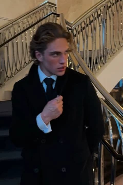 Thumbnail of Фредерик Рэйвенсвуд