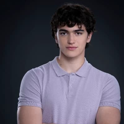 Thumbnail of Sebastián Véraza (Tristán Maze, actor in Contrato De Corazones)
