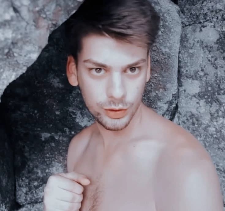 Thumbnail of Чендлер Хэллоу