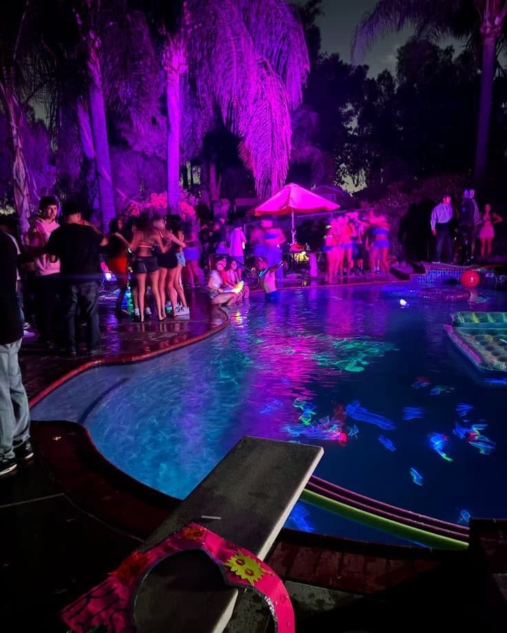 Thumbnail of Create your story at the party