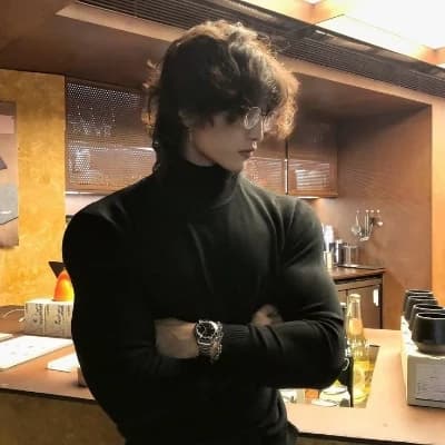 Thumbnail of Elliot Volkov
