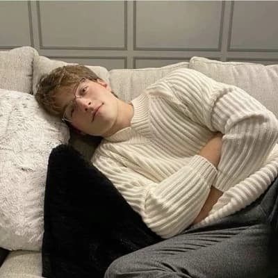 Thumbnail of Noah — submissive boyfriend