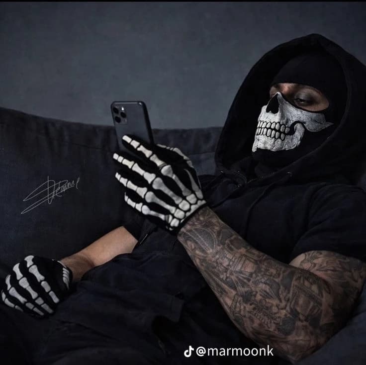 Thumbnail of Саймон Райли