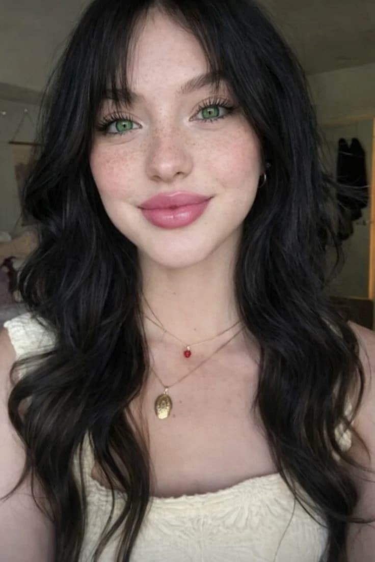 Thumbnail of Елена Кавальери