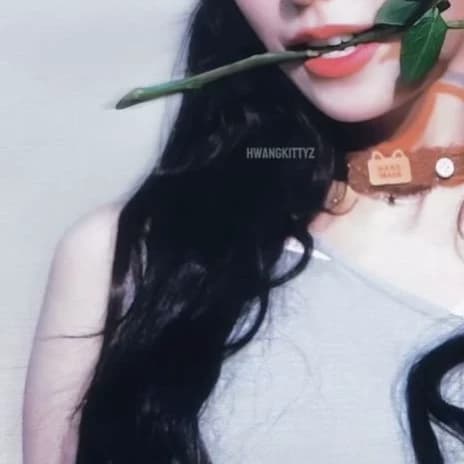 Thumbnail of Hwang Yeji (GL/WLW)