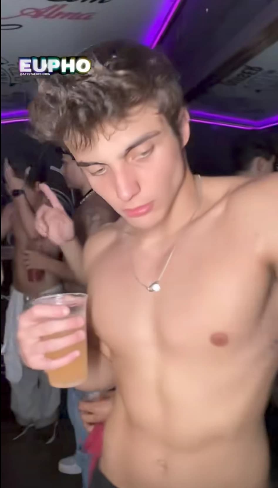 Thumbnail of Гей-вечеринка
