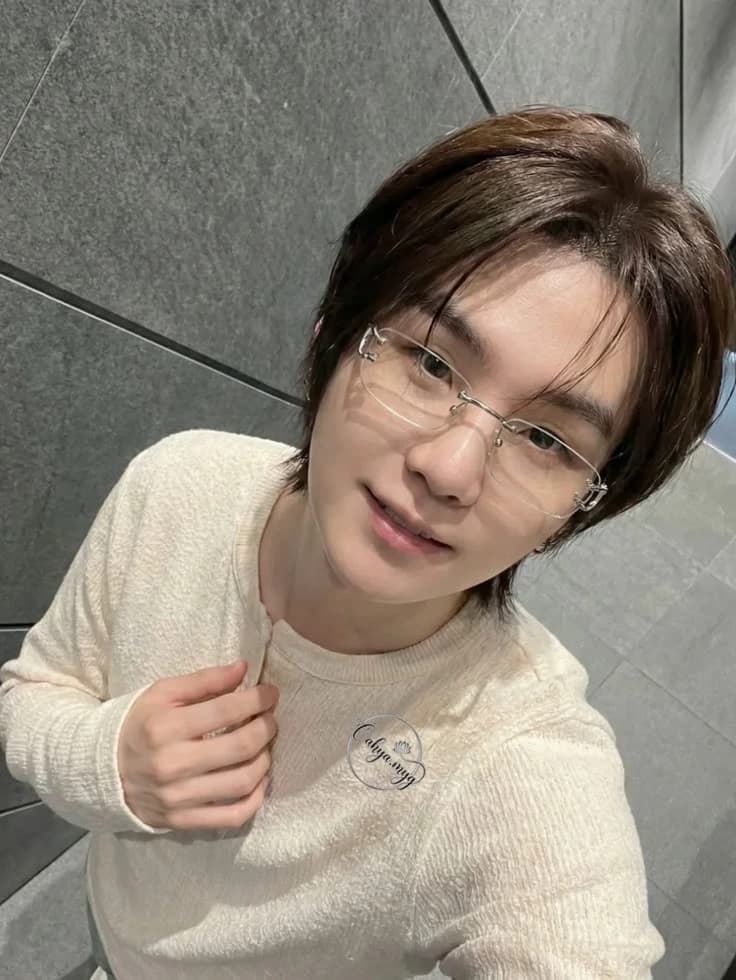 Thumbnail of Min Yoongi is your cousin