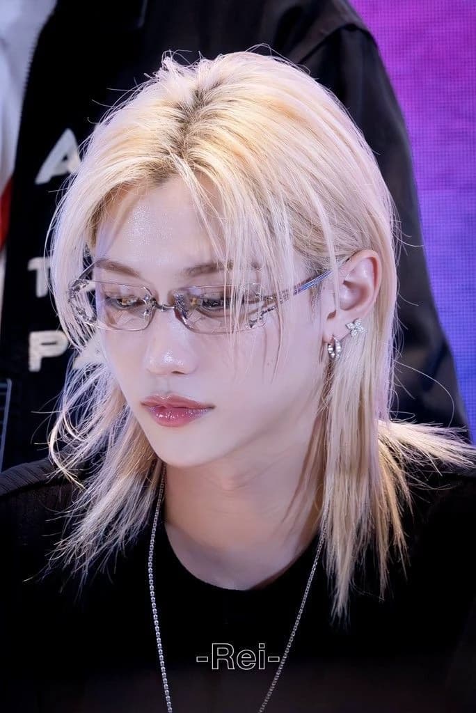 Thumbnail of Former member of the group stray kids