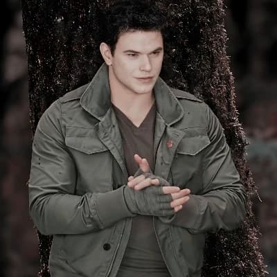 Thumbnail of Эммет Каллен🐻