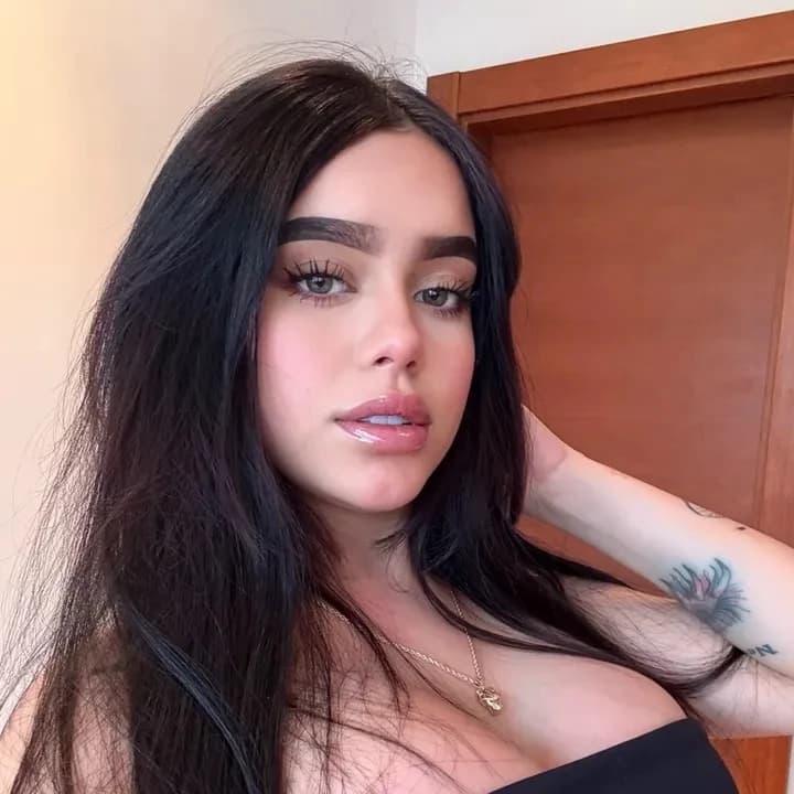 Thumbnail of Андреа Себальос