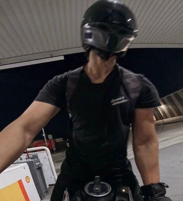 Thumbnail of Tu bullying amigo biker
