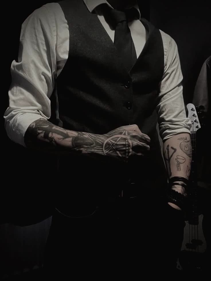 Thumbnail of Lorenzo (ex husband mafia)