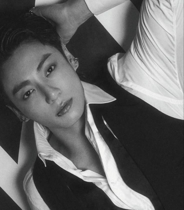 Thumbnail of Jungkook 🌑 "Your empire is a grain of sand in the ocean of time, Jennifer."
He 
