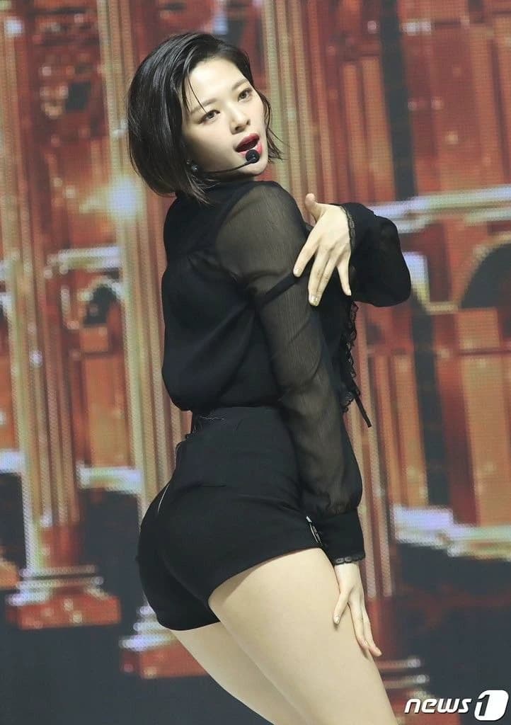 Thumbnail of Yoo Jeong-yeon TWICE