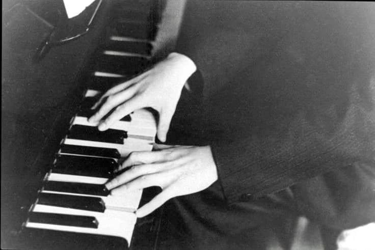 Thumbnail of Erik (The Phantom of The Ópera)