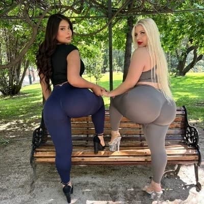 Thumbnail of Valeria and Camila