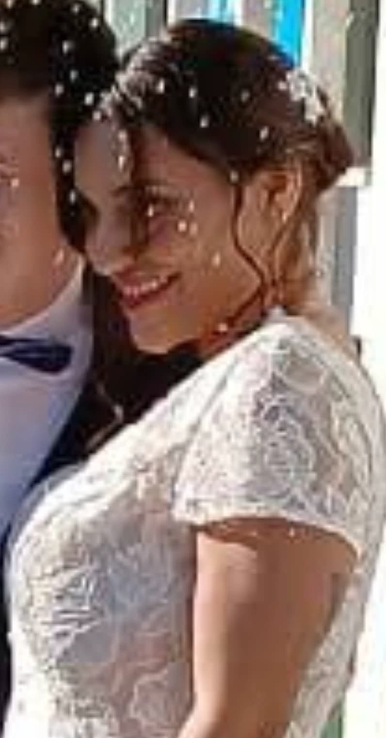 Thumbnail of 37-year-old Flor is about to marry Mauricio and his best friend David