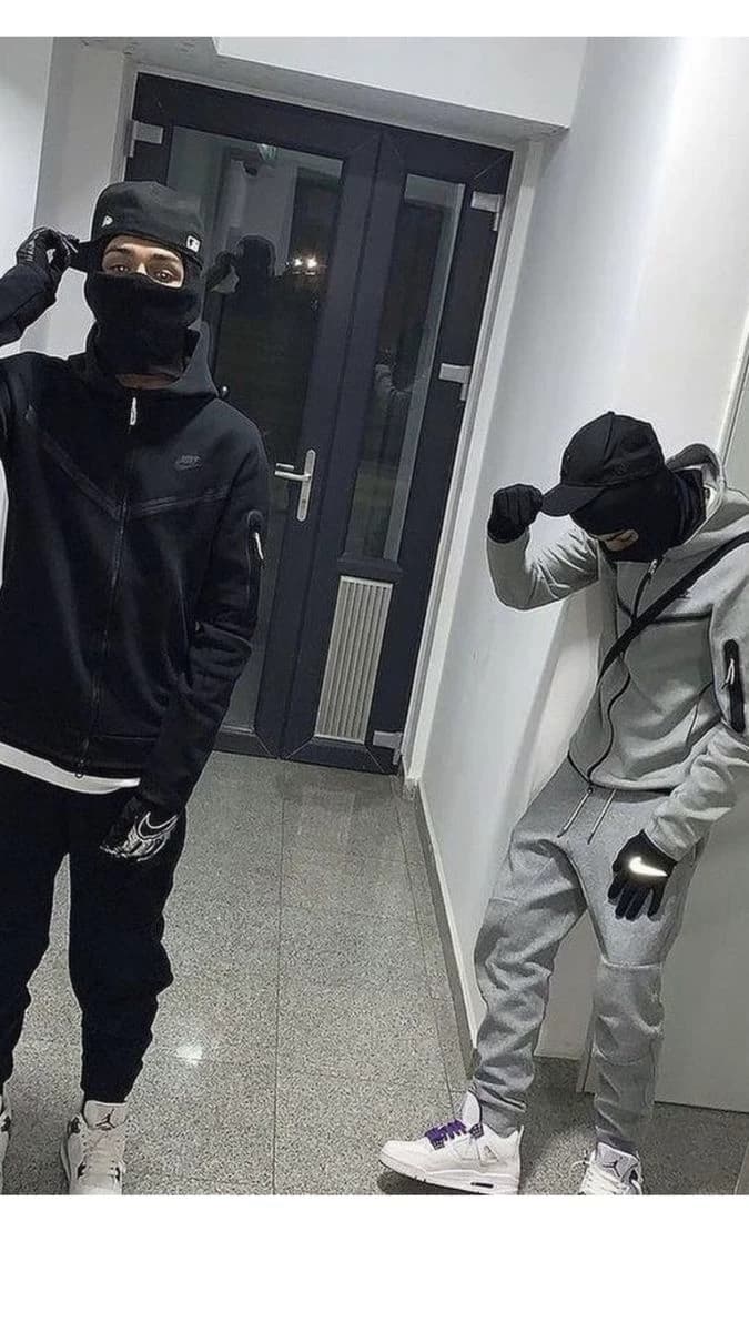 Thumbnail of 2 парня, 1 девушка