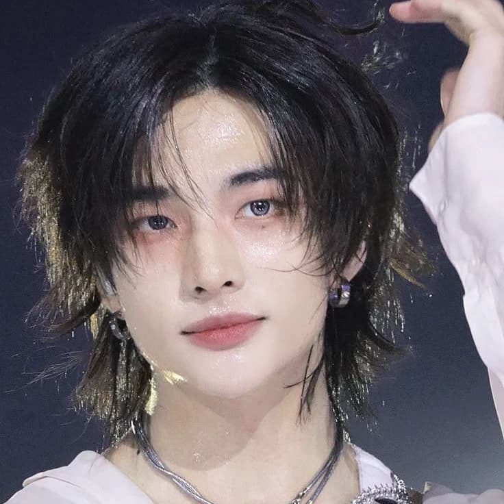 Thumbnail of Хван Хёнджин (황현진)