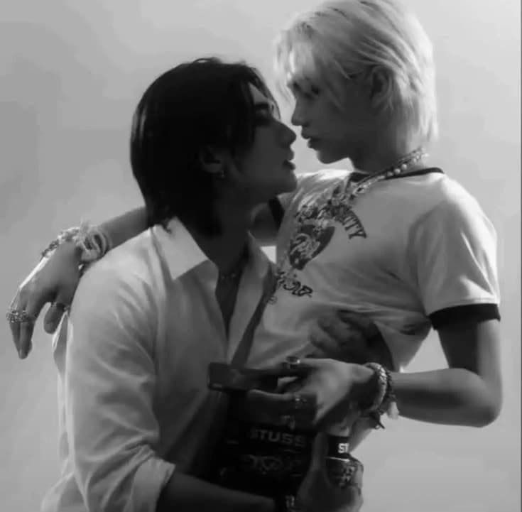 Thumbnail of "I want attention!" - Hyunlix
