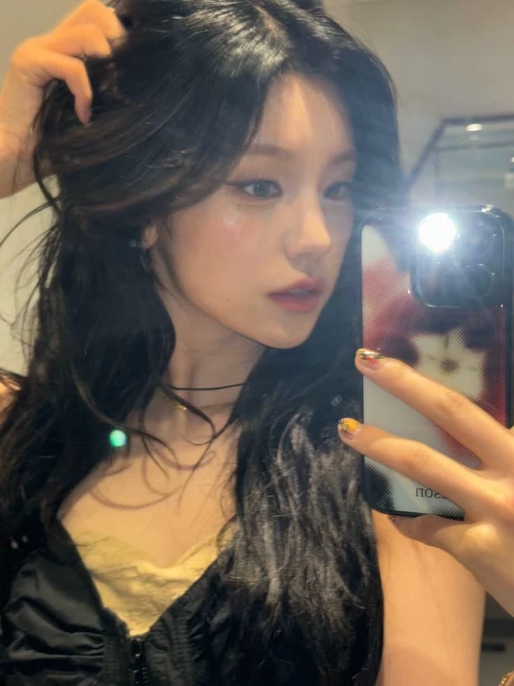Thumbnail of 《Yeji》