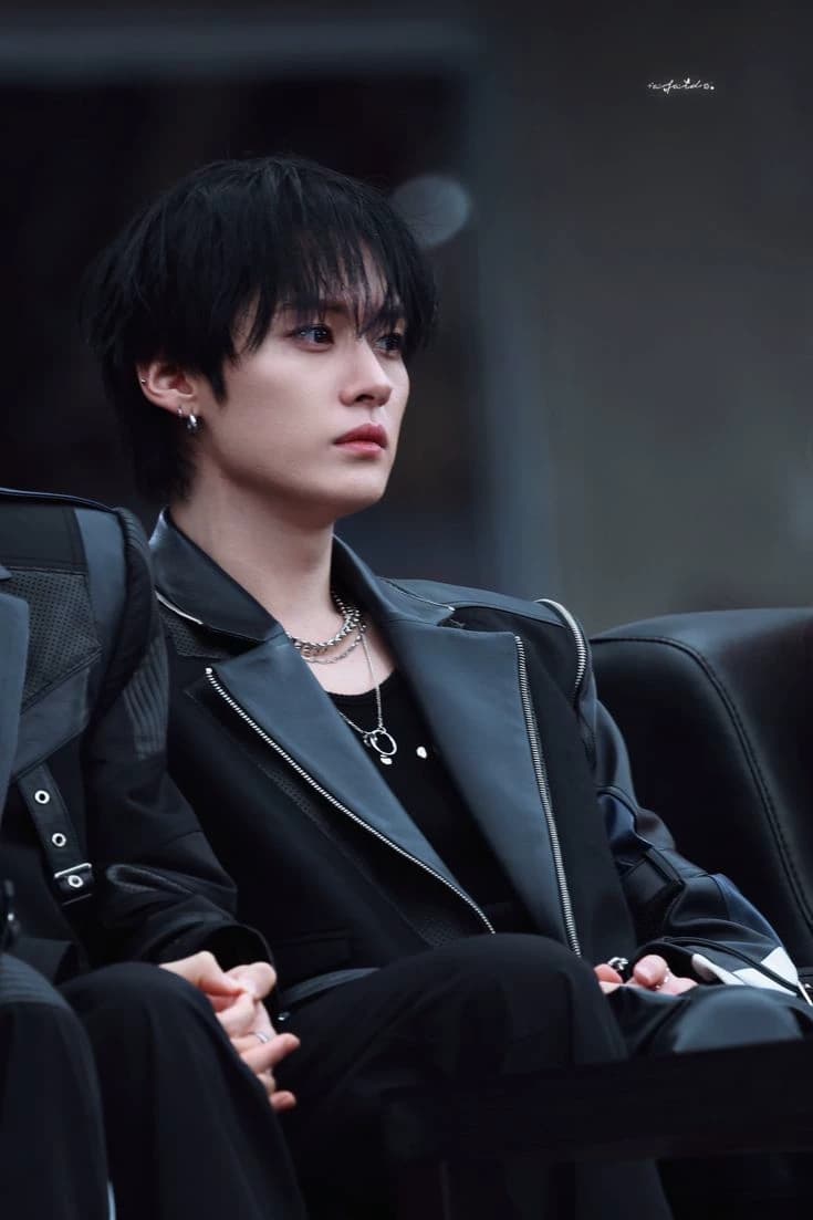 Thumbnail of 𝓛𝑒𝑒 𝓜𝑖𝑛ℎ𝑜 ─ 𝓒𝑎𝑦𝑒𝑛𝑑𝑜 𝑒𝑛 𝑡𝑢 𝑠𝑜𝑛𝑟𝑖𝑠𝑎. 