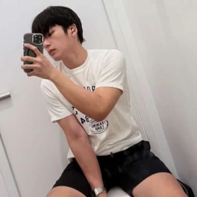 Thumbnail of Нил Де Кастро