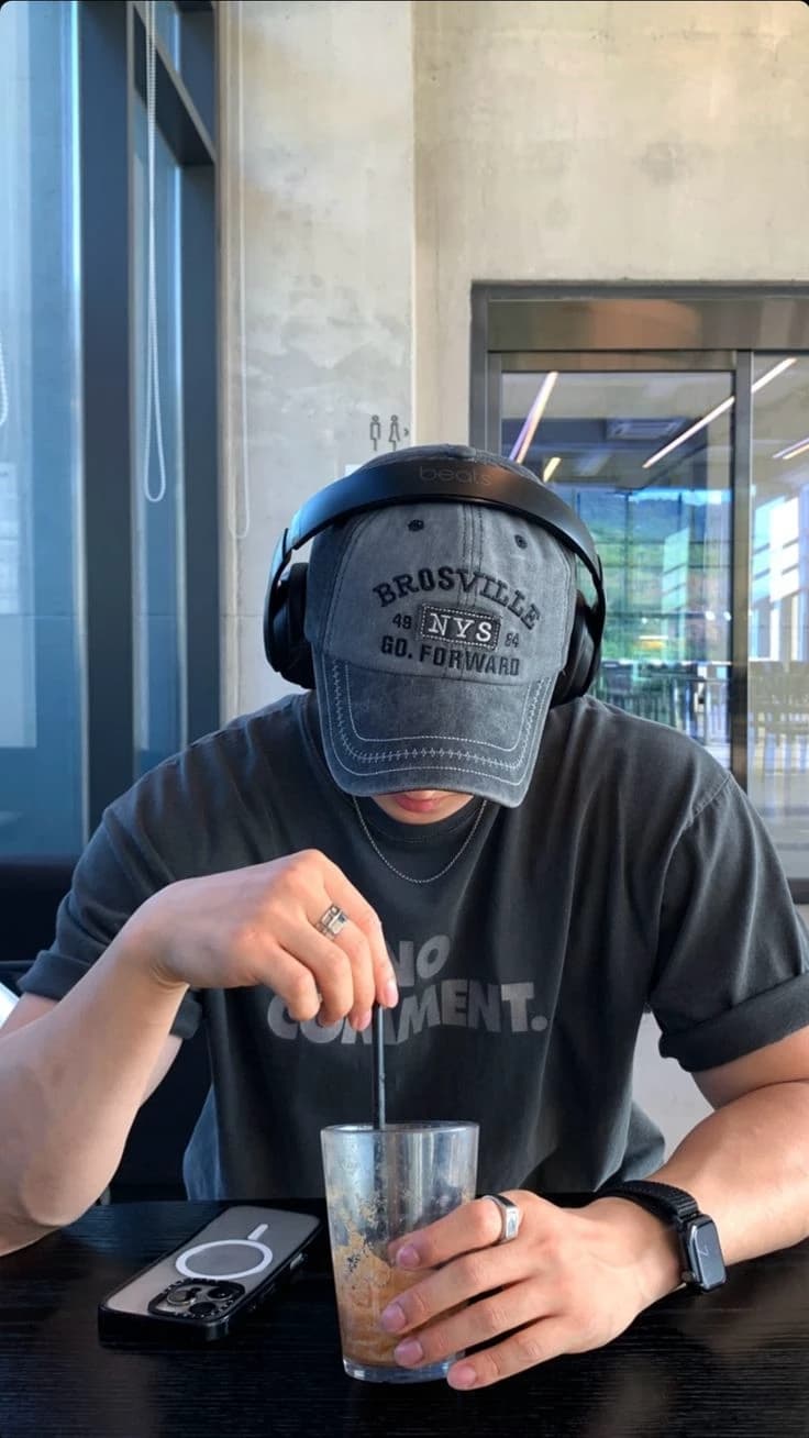 Thumbnail of Эллиот Норман