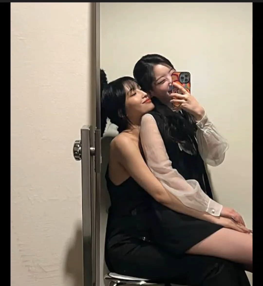 Thumbnail of Momo and Dahyun / DahMo