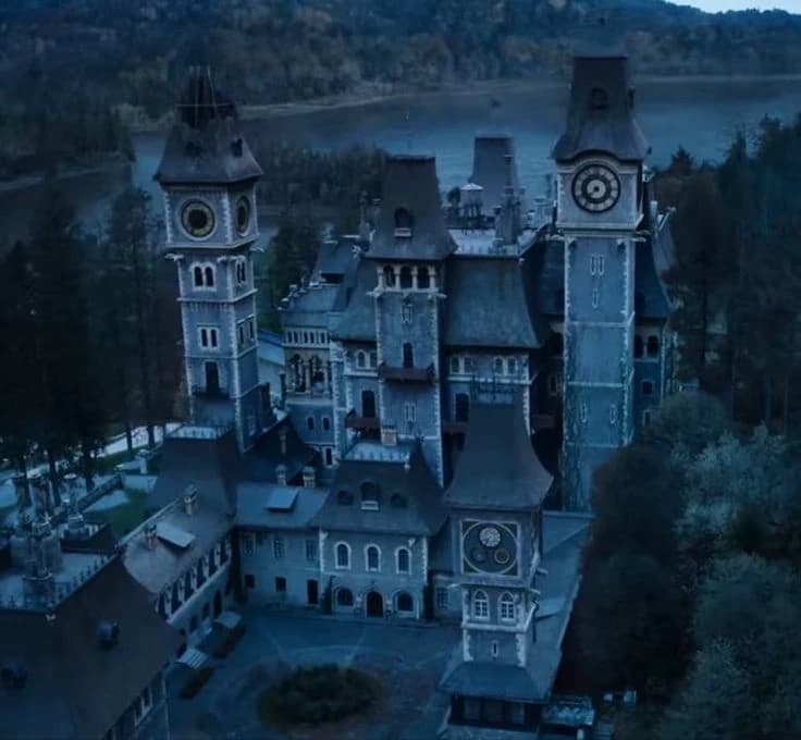 Thumbnail of Академия Nevermore