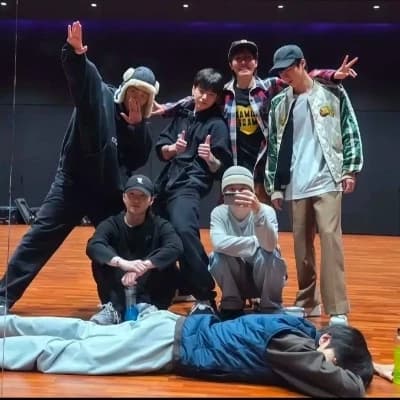 Thumbnail of Bts (7 участников)