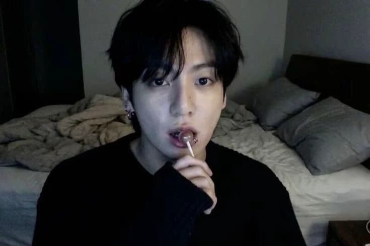 Thumbnail of Jungkook( you're his Mom)