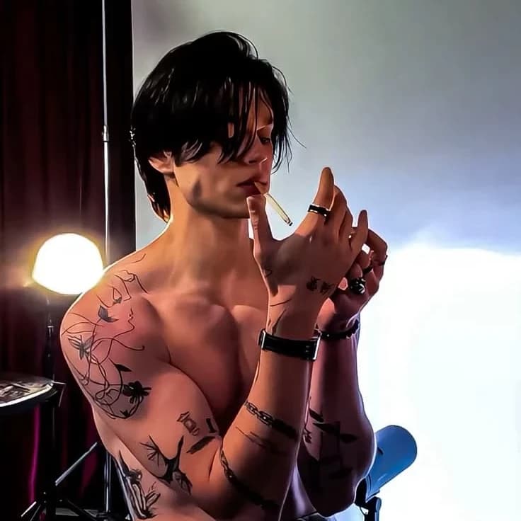 Thumbnail of Крис