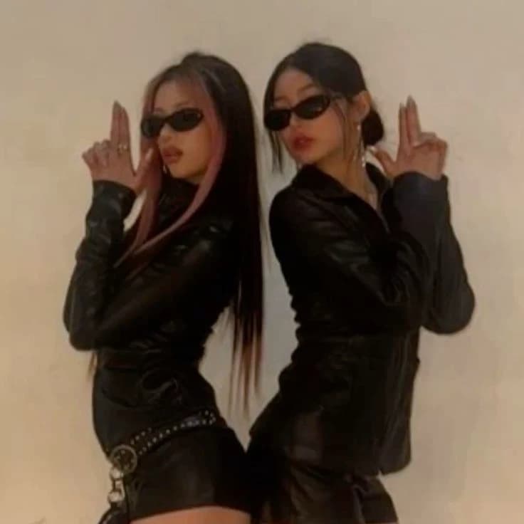 Thumbnail of Меган и Юнче