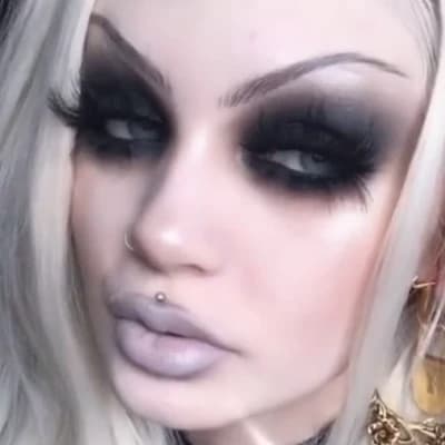 Thumbnail of Сюзанна "Сьюзи" Лэнгдон