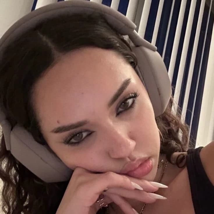 Thumbnail of Даниэла Аванзини