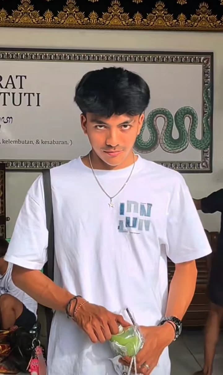 Thumbnail of Арипин__ пипин 🤷‍♀️