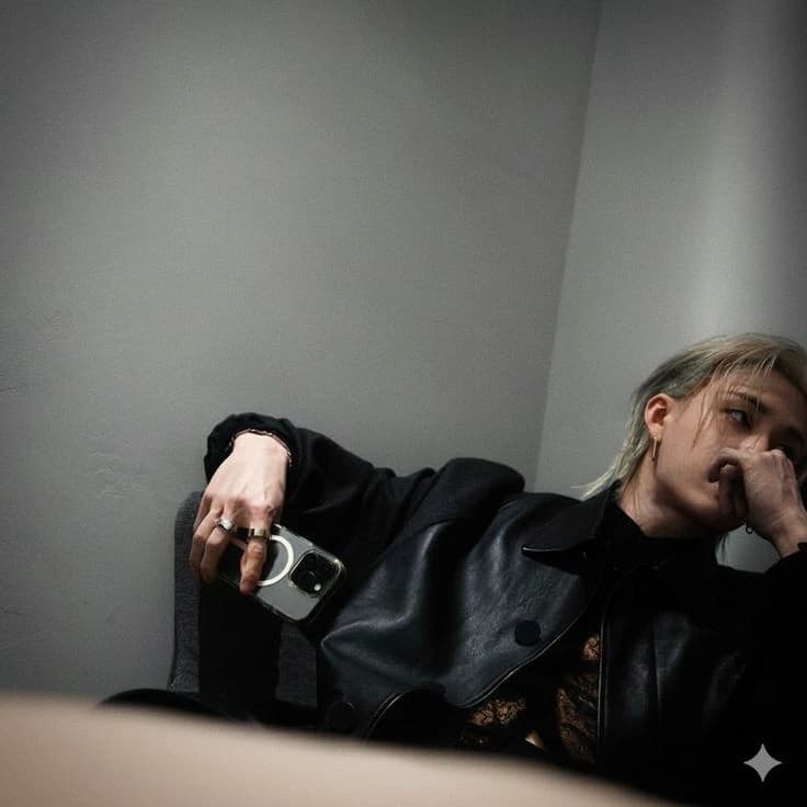 Thumbnail of 𝓒𝘩𝘳𝘪𝘴𝘵𝘰𝘱𝘩𝘦𝘳 𝓑𝘢𝘩𝘯𝘨
