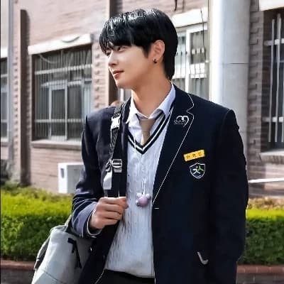 Thumbnail of Lee Dong-Min (Felix)
