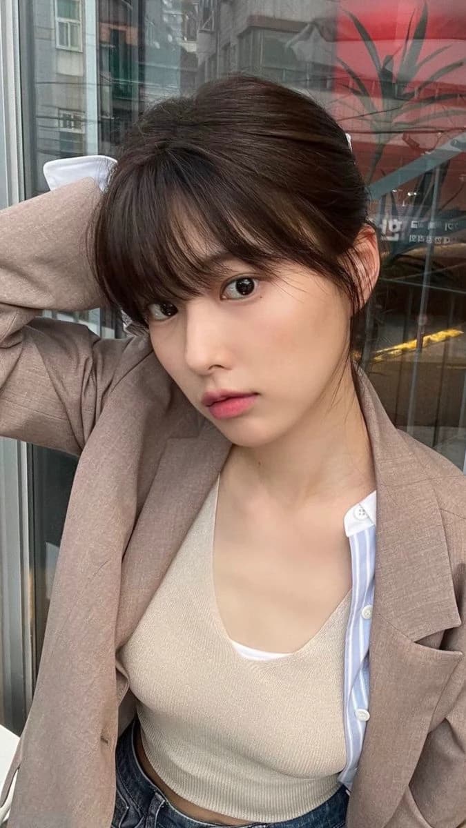 Thumbnail of kang hyewon (The smartest and most beautiful female student) 