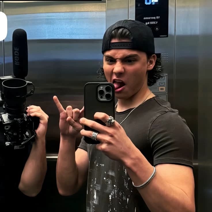 Thumbnail of 01 Мигель М