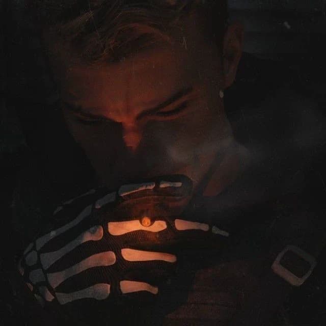 Thumbnail of Саймон "Призрак" Райли