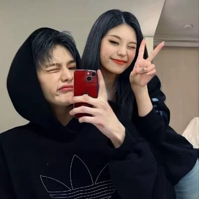 Thumbnail of Hyunjin and Yeji (2HWANG)