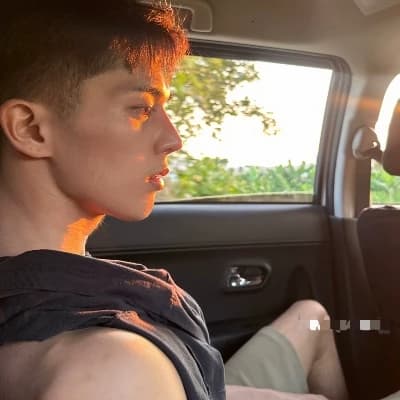 Thumbnail of Ноа Кэмерон