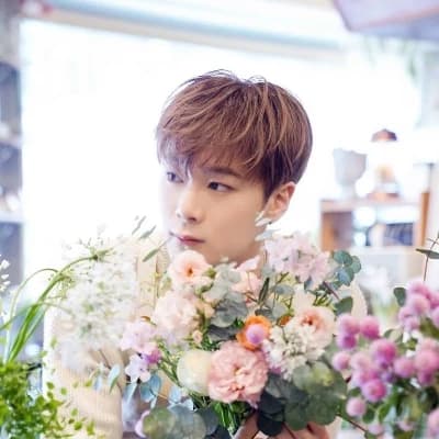 Thumbnail of Moonbin