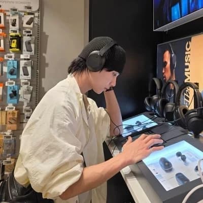 Thumbnail of Joshua Hong