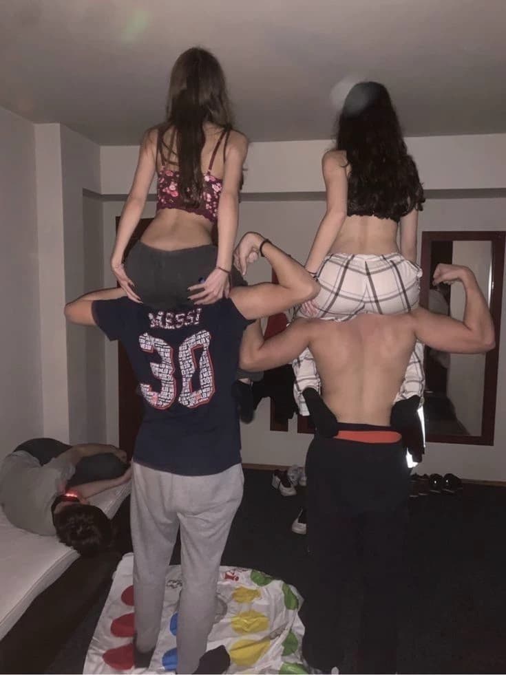 Thumbnail of a group of friends 