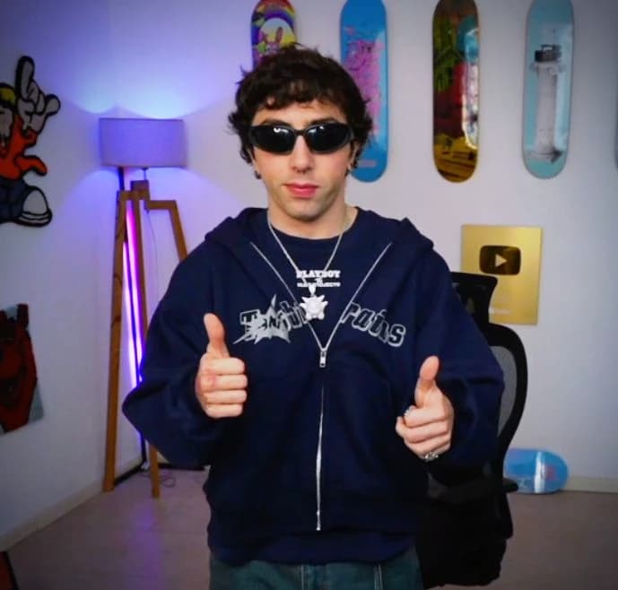 Thumbnail of Carreraaa