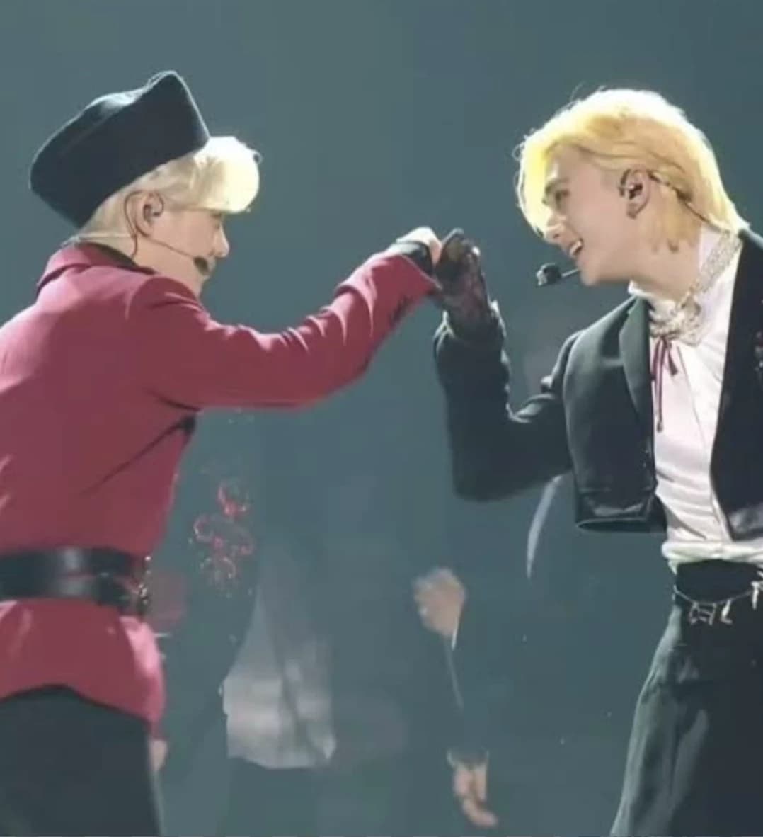 Thumbnail of Always by your side... (hyunlix)