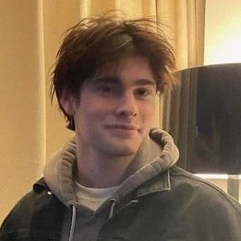 Thumbnail of Нико (бывший парень)